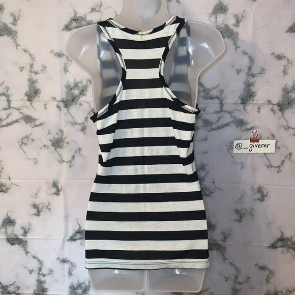 Large Black & White Stripped Tank Top - Picture 4 of 9